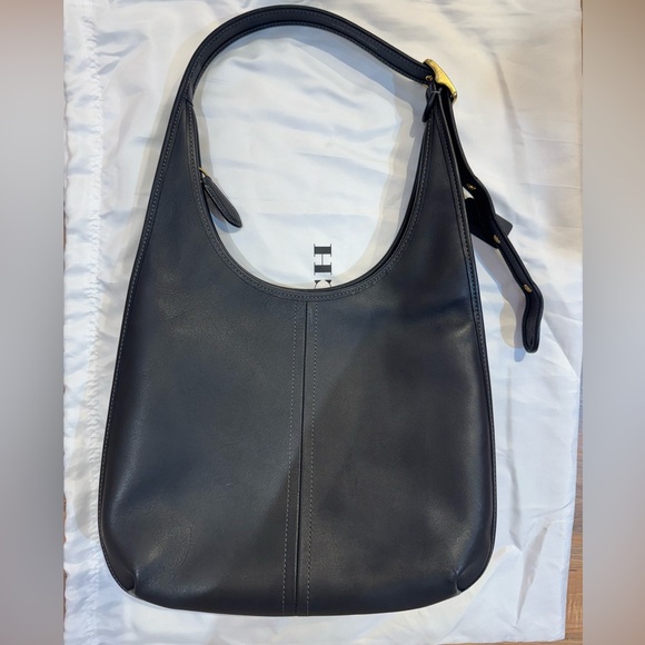 Coach Ergo 33 - Picture 2 of 12